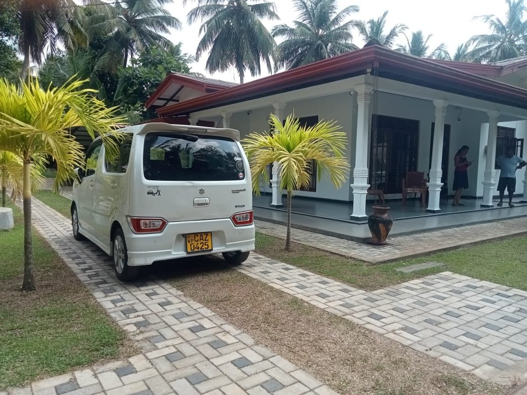 පර් 70 ක් , ගෘහ භාණ්ඩ සමඟ අංග සම්පූර්ණ නිවසක් විකිණීමට 