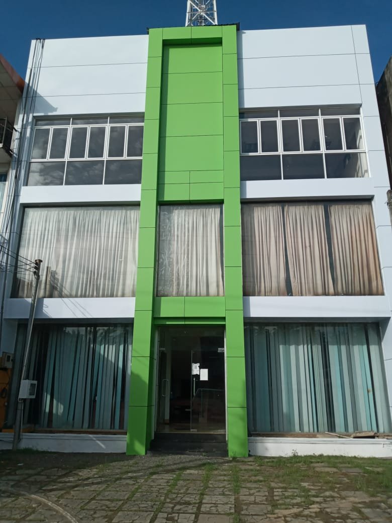 කුරුණැගල යන්තම්පලාව තුන්මහල් ගොඩනැගිල්ලක් විකිණිමට 